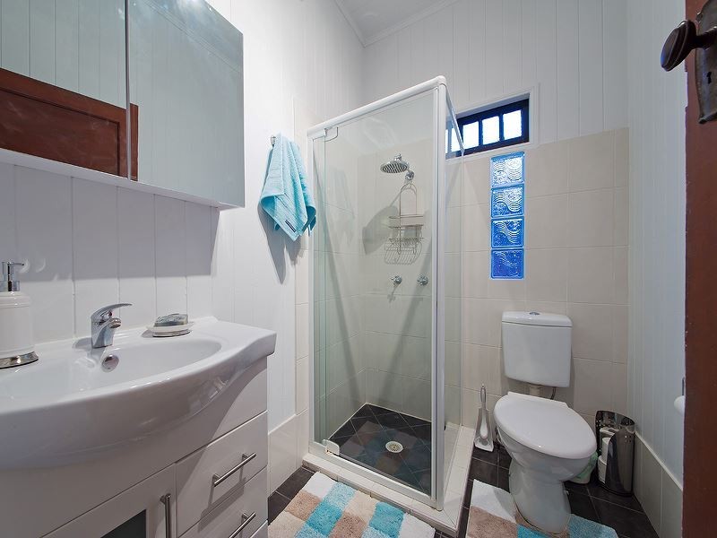 277 Bennetts Road, Norman Park QLD 4170