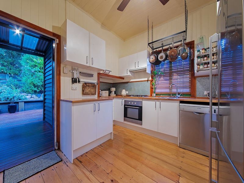 277 Bennetts Road, Norman Park QLD 4170