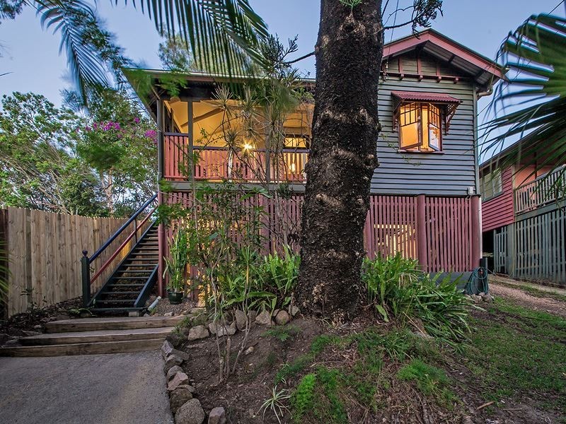 277 Bennetts Road, Norman Park QLD 4170