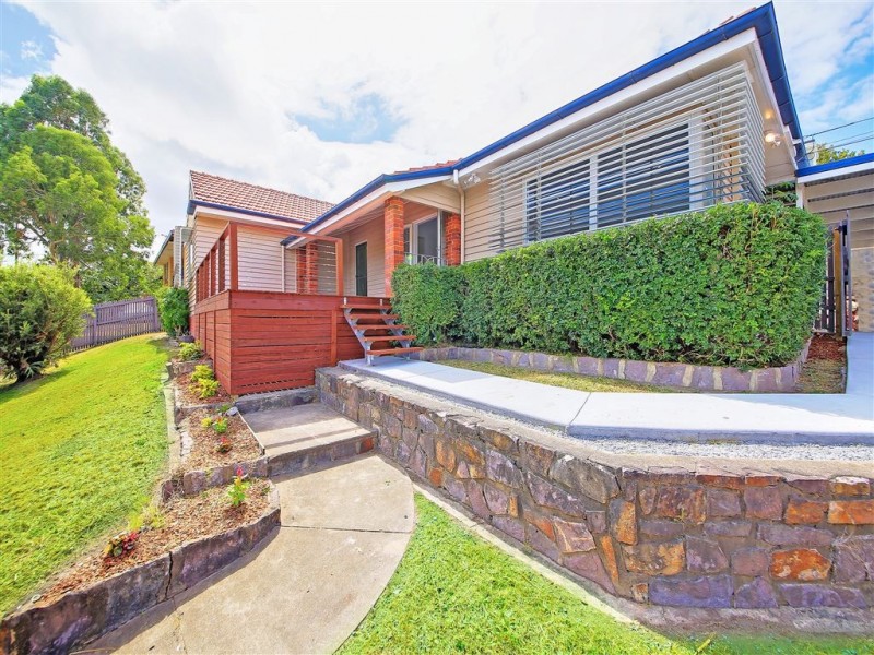 2 Sirius Street, Coorparoo QLD 4151
