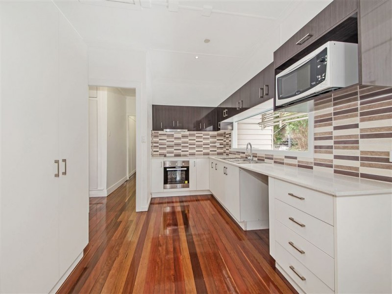2 Sirius Street, Coorparoo QLD 4151