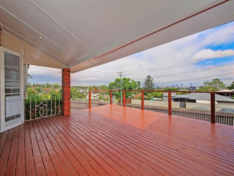 2 Sirius Street, Coorparoo QLD 4151