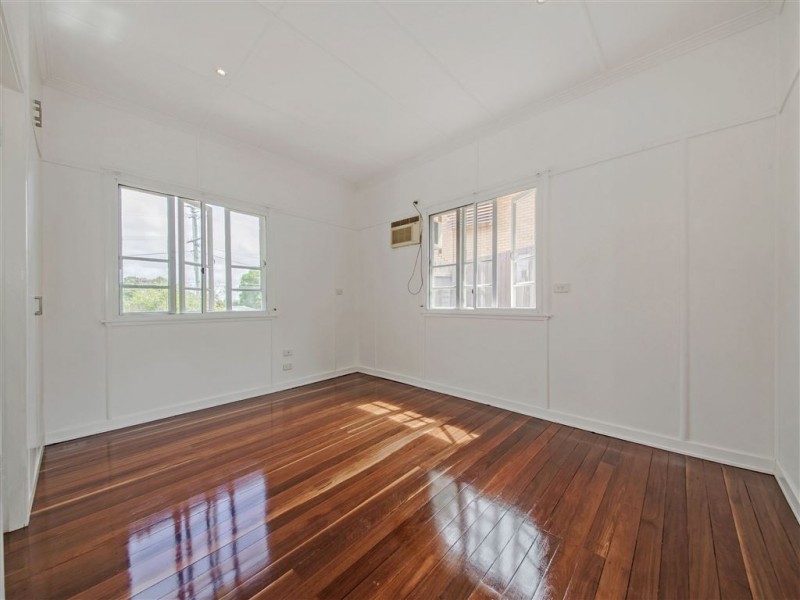 2 Sirius Street, Coorparoo QLD 4151