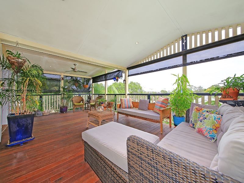 90 Bennetts Road, Camp Hill QLD 4152