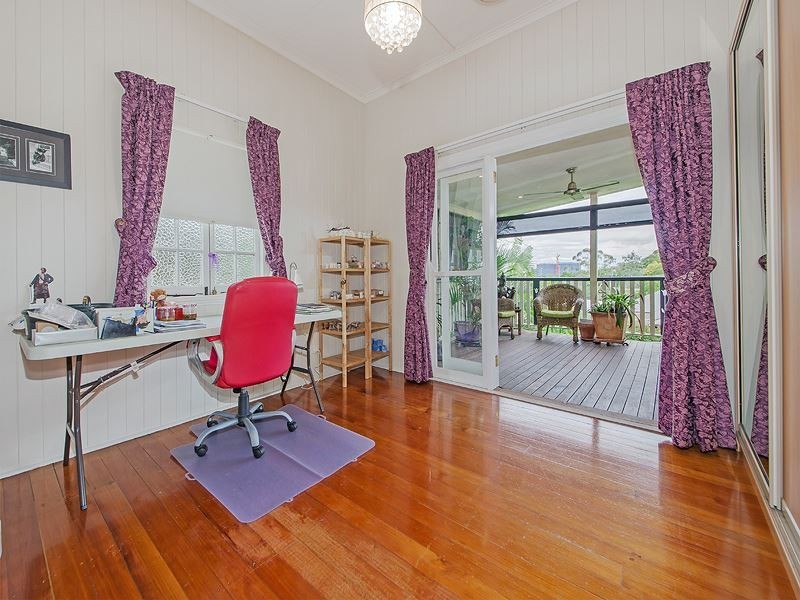 90 Bennetts Road, Camp Hill QLD 4152