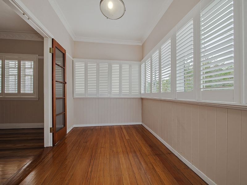 30 Bennetts Road, Camp Hill QLD 4152