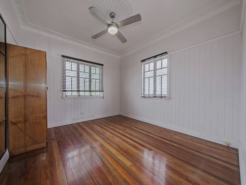 30 Bennetts Road, Camp Hill QLD 4152