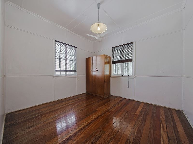 30 Bennetts Road, Camp Hill QLD 4152