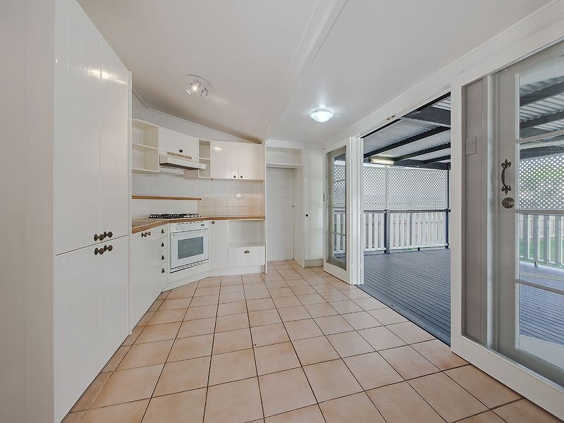 32 Gladstone Street, Coorparoo QLD 4151