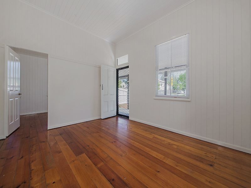 32 Gladstone Street, Coorparoo QLD 4151