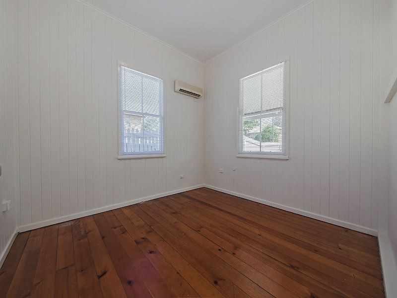 32 Gladstone Street, Coorparoo QLD 4151