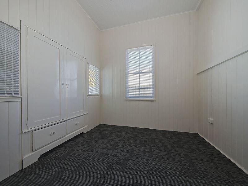 32 Gladstone Street, Coorparoo QLD 4151