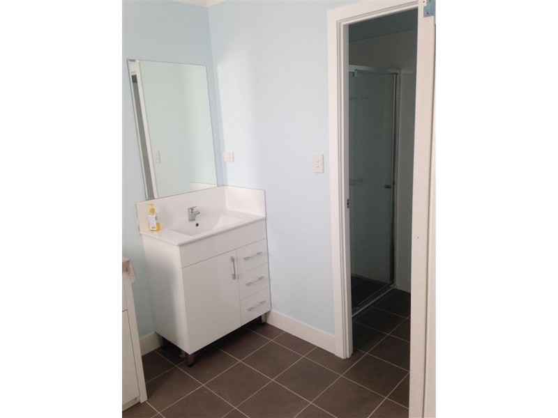 18b Jubilee Street, Greenslopes QLD 4120