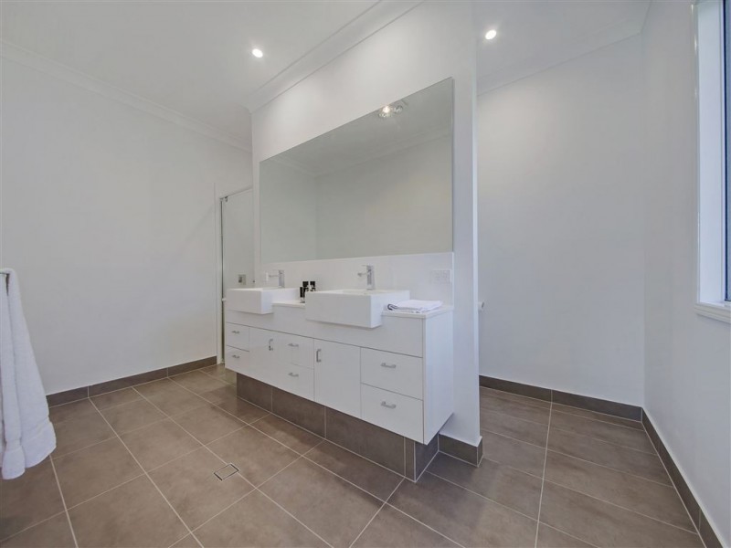 31 Greens Road, Coorparoo QLD 4151