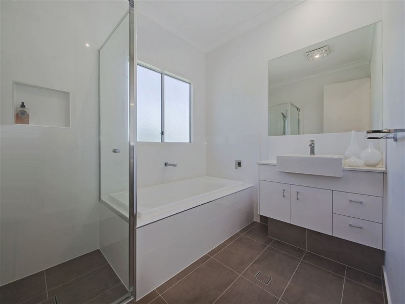 31 Greens Road, Coorparoo QLD 4151