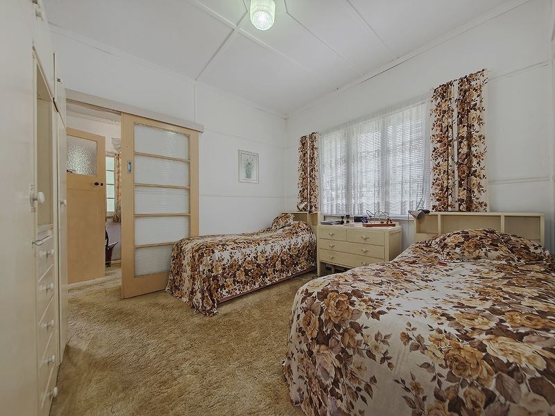 50 Wylma Street, Holland Park QLD 4121