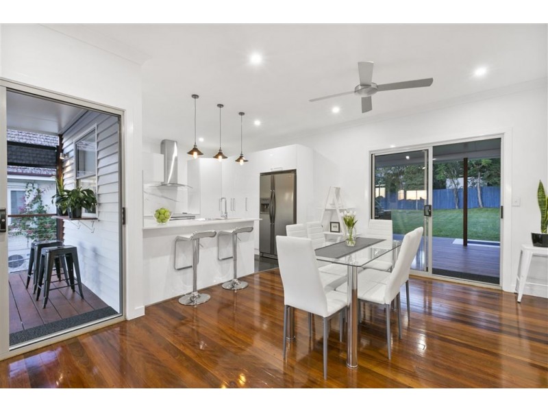 64 Brooks Street, Camp Hill QLD 4152