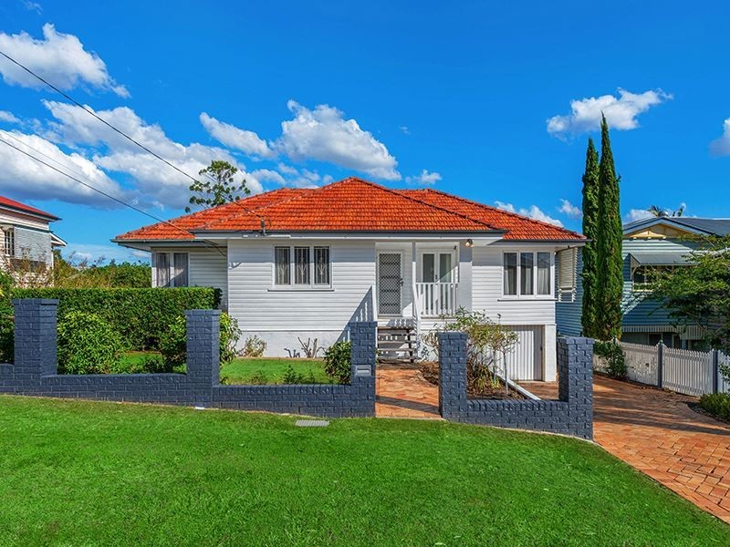 5 Waverley Road, Camp Hill QLD 4152
