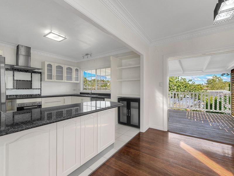 5 Waverley Road, Camp Hill QLD 4152