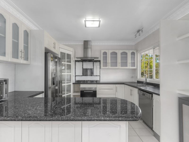 5 Waverley Road, Camp Hill QLD 4152