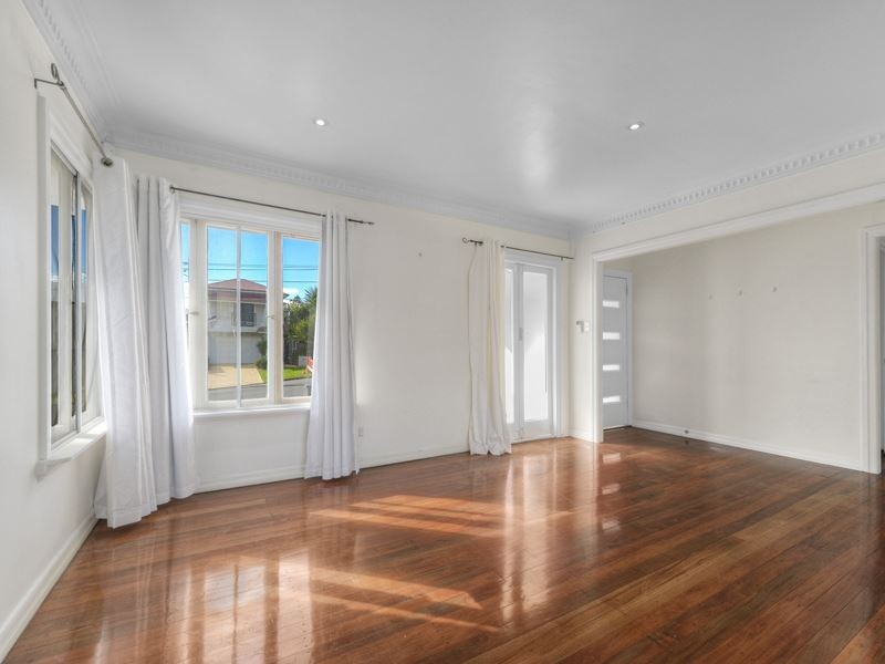 5 Waverley Road, Camp Hill QLD 4152