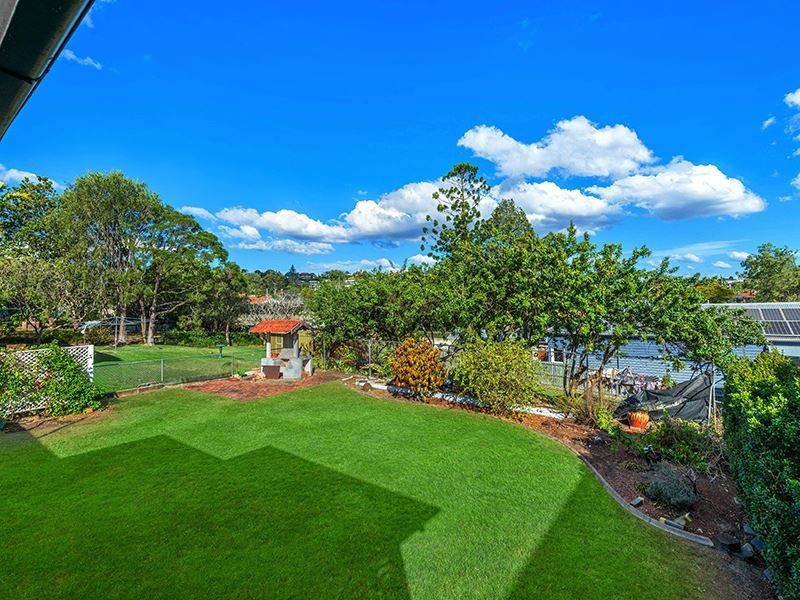 5 Waverley Road, Camp Hill QLD 4152