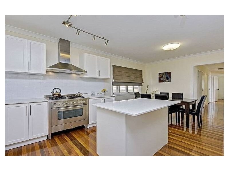 6 Garden Street, Greenslopes QLD 4120