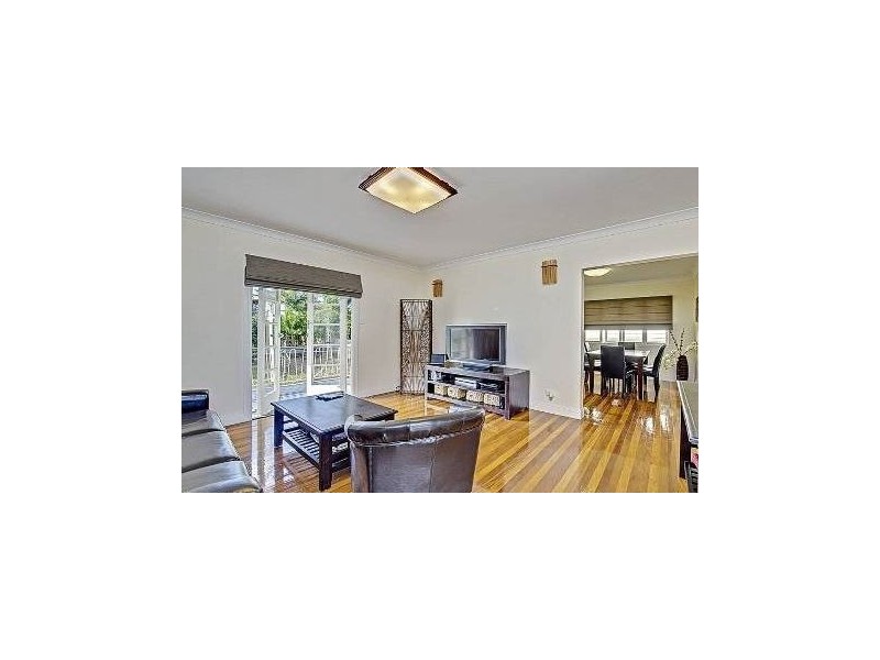 6 Garden Street, Greenslopes QLD 4120