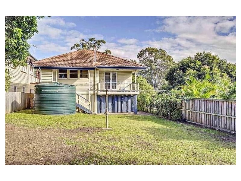 6 Garden Street, Greenslopes QLD 4120