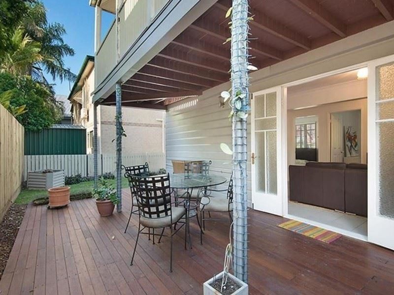 8 Birkalla Street, Bulimba QLD 4171