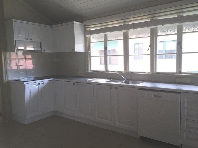 8 Birkalla Street, Bulimba QLD 4171