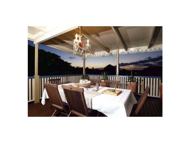 7 Henderson Street, Camp Hill QLD 4152