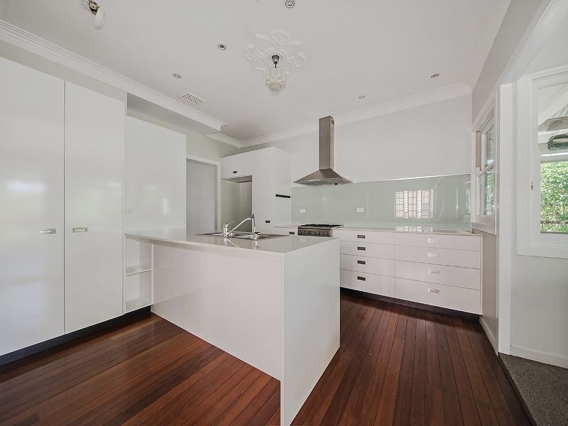 17 Arlington Street, Coorparoo QLD 4151