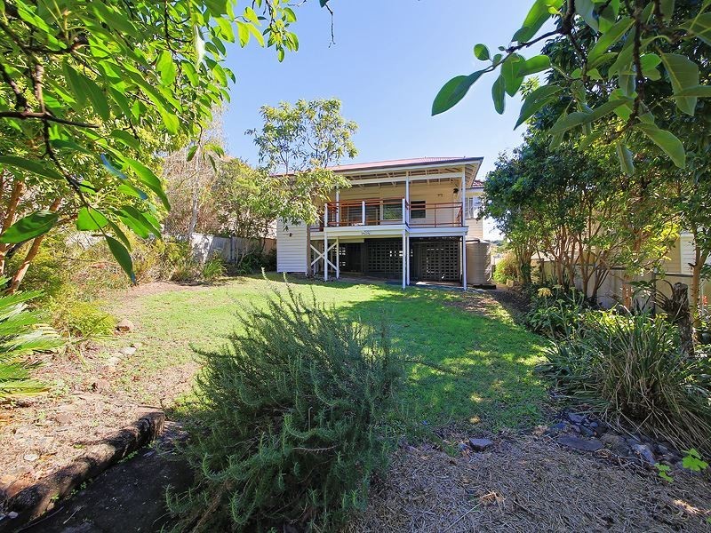 17 Arlington Street, Coorparoo QLD 4151