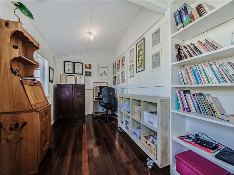 Holland Park QLD 4121