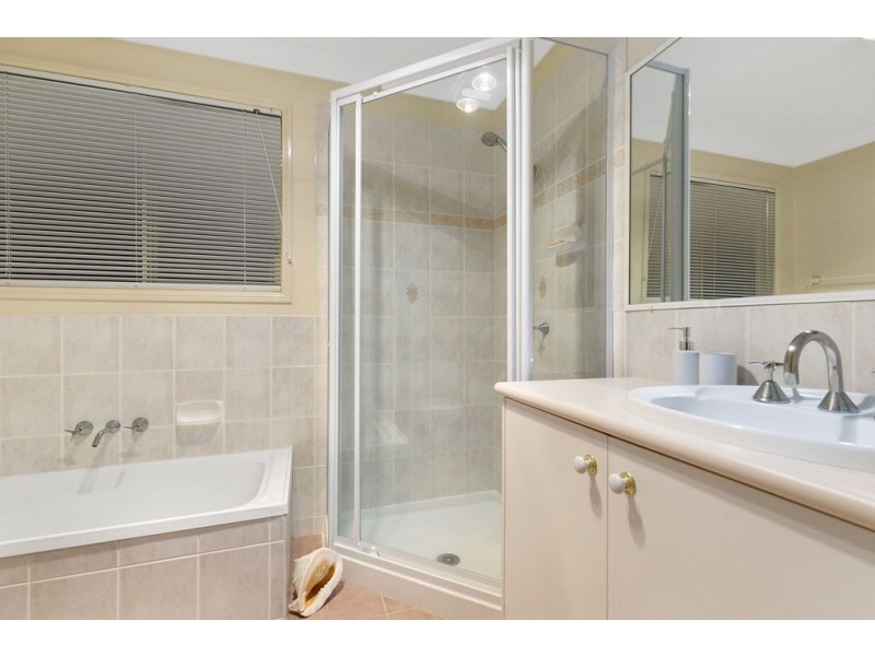 6 Oak Place, Mackenzie QLD 4156