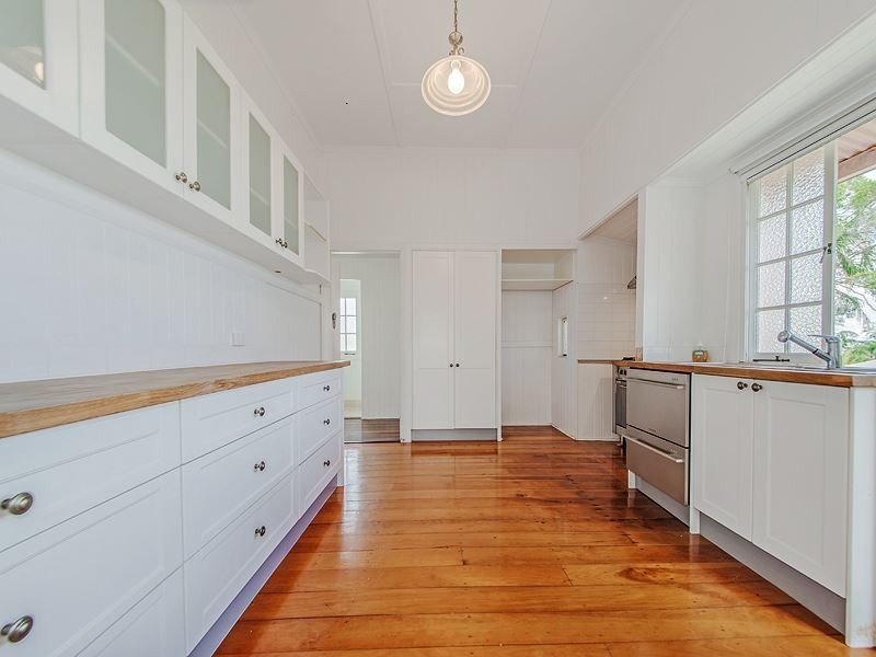 47 Brinawa Street, Camp Hill QLD 4152