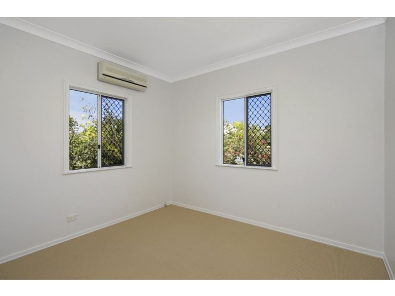 21 Avesnes Street, Holland Park QLD 4121