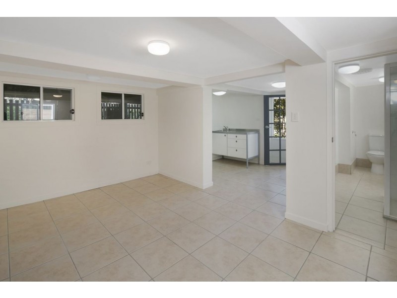 21 Avesnes Street, Holland Park QLD 4121