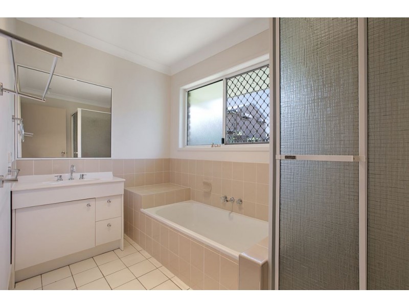 4 Senga Street, Manly West QLD 4179