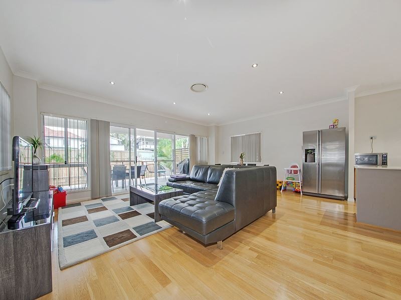 75 Hipwood Street, Norman Park QLD 4170