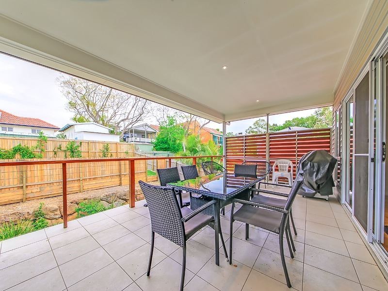75 Hipwood Street, Norman Park QLD 4170
