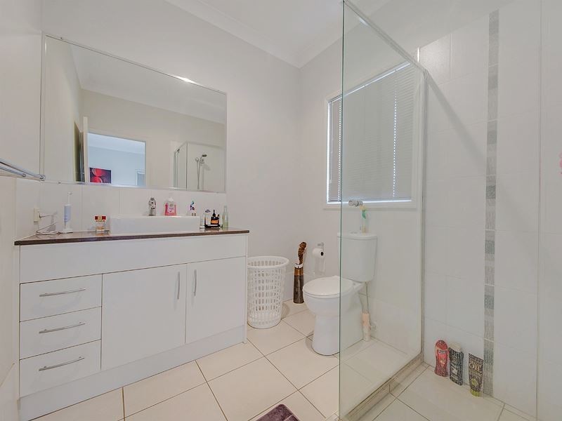 75 Hipwood Street, Norman Park QLD 4170
