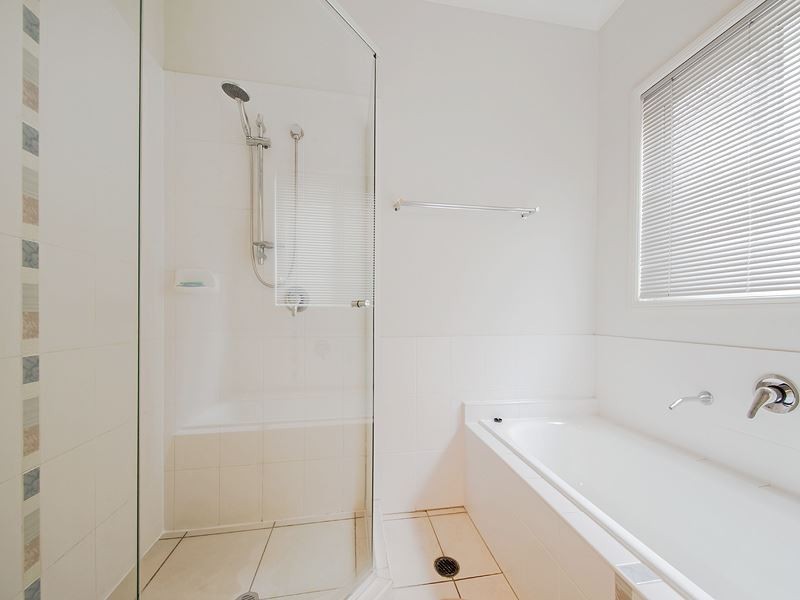 75 Hipwood Street, Norman Park QLD 4170