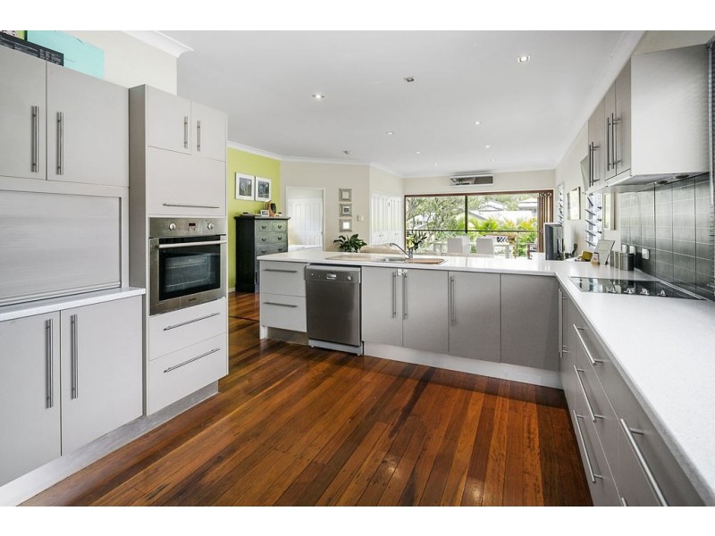 168 Macrossan Avenue, Norman Park QLD 4170