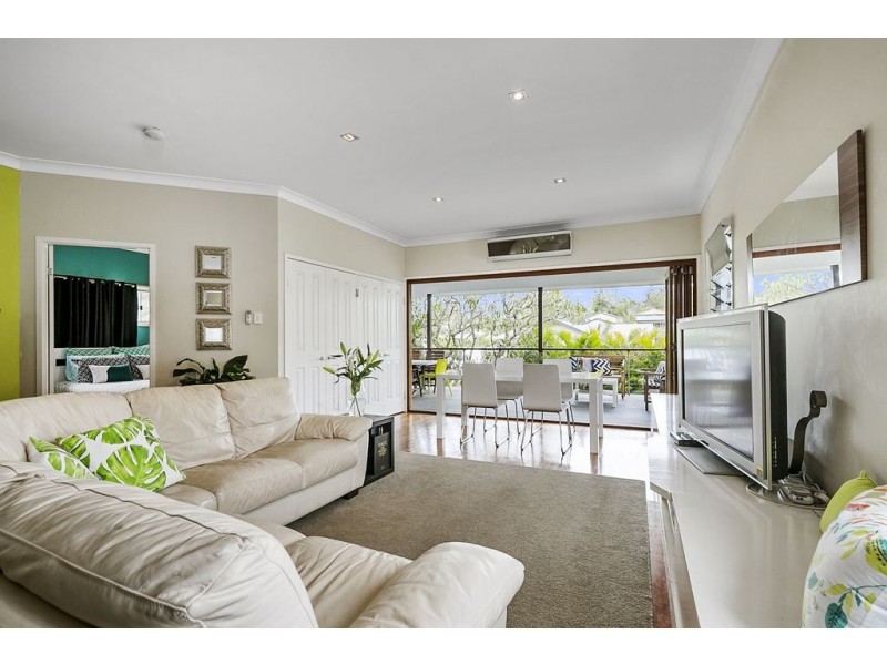 168 Macrossan Avenue, Norman Park QLD 4170