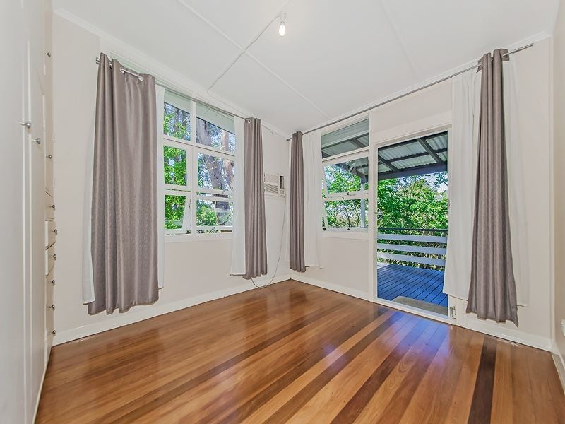 52 Burbong Street, Chapel Hill QLD 4069