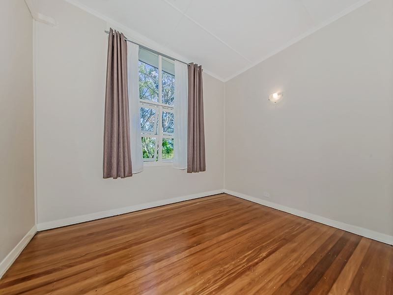 52 Burbong Street, Chapel Hill QLD 4069