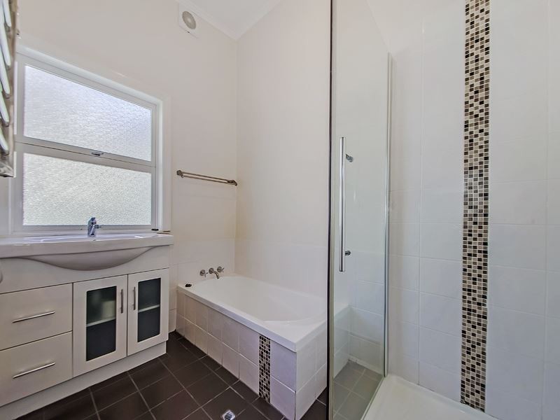 52 Burbong Street, Chapel Hill QLD 4069