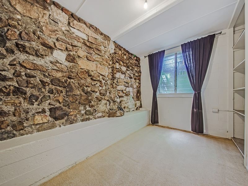 52 Burbong Street, Chapel Hill QLD 4069